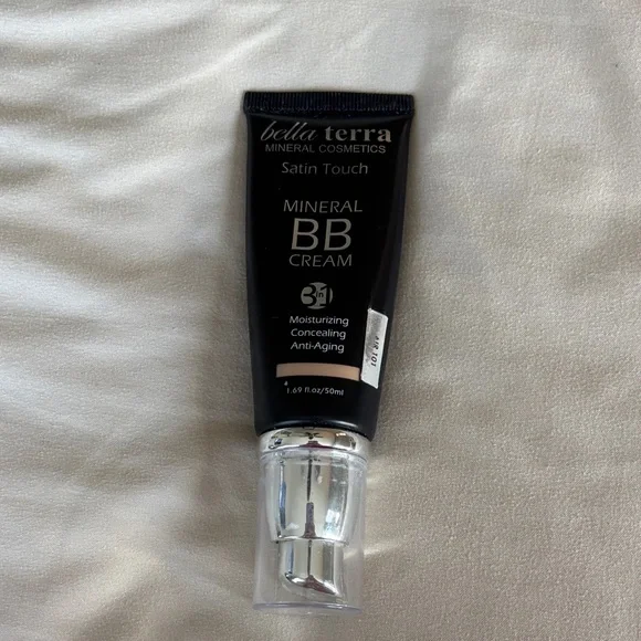 Mineral BB Cream - Black - Picture 1 of 2